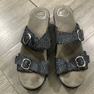 Dansko Sophie Black Leather Metallic Sparkle Texture size 42= 12